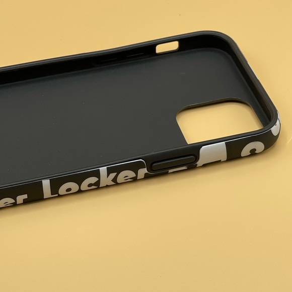 iphone 12 phone case foot locker case 6.1. New - Picture 3 of 7